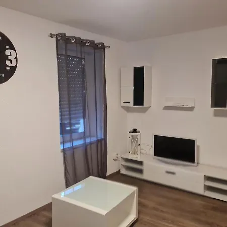 Paula Haus * 特里尔